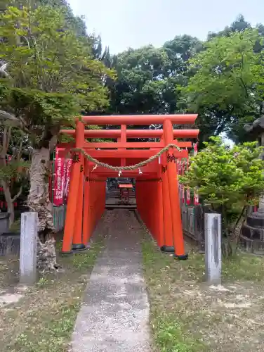 宇夫須奈神社（木曽川町）の{uncategorized: "未分類", other: "その他", undefined: "問題あり", building: "その他建物", grave: "お墓", sacred_gate: "鳥居", guardian: "狛犬", statue: "像", buddha: "仏像", history: "歴史", nature: "自然", garden: "庭園", animal: "動物", pagoda: "塔", temizu: "手水舎", mountain_gate: "山門・神門", sanctuary: "本殿・本堂", subordinate: "末社・摂社", art: "芸術", scenery: "景色", jizo: "地蔵", ema: "絵馬", goshuin: "御朱印", omikuji: "おみくじ", items: "授与品その他", amulet: "お守り", goshuincho: "御朱印帳", eats: "食事", festival: "お祭り", votive_dance: "神楽", shichigosan: "七五三参", wedding: "結婚式", experience: "体験その他", initially: "初詣", around: "周辺", anti_infection: "感染症対策"}