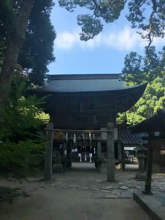 櫻井神社の山門・神門