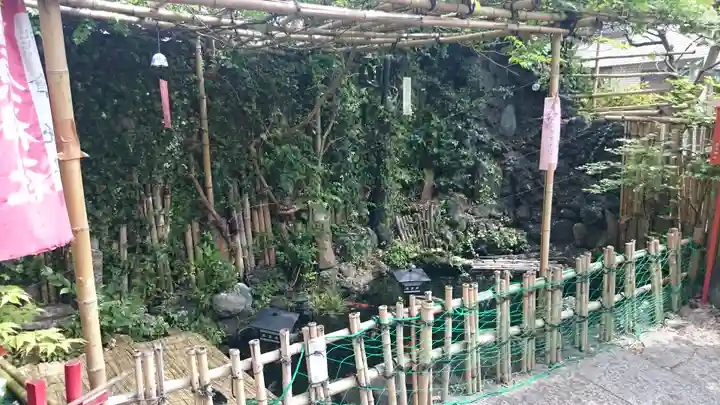 吉原弁財天本宮(吉原神社奥宮)の庭園