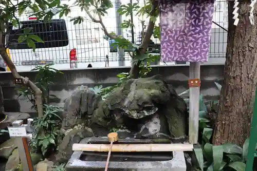 三光稲荷神社の手水舎
