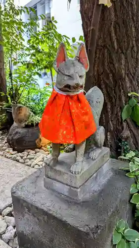 五十稲荷神社(栄寿稲荷神社)の狛犬