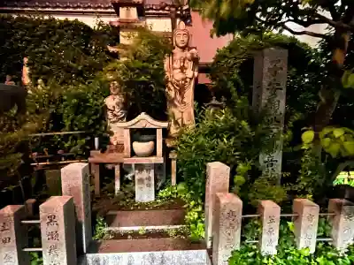 妙音寺の{uncategorized: "未分類", other: "その他", undefined: "問題あり", building: "その他建物", grave: "お墓", sacred_gate: "鳥居", guardian: "狛犬", statue: "像", buddha: "仏像", history: "歴史", nature: "自然", garden: "庭園", animal: "動物", pagoda: "塔", temizu: "手水舎", mountain_gate: "山門・神門", sanctuary: "本殿・本堂", subordinate: "末社・摂社", art: "芸術", scenery: "景色", jizo: "地蔵", ema: "絵馬", goshuin: "御朱印", omikuji: "おみくじ", items: "授与品その他", amulet: "お守り", goshuincho: "御朱印帳", eats: "食事", festival: "お祭り", votive_dance: "神楽", shichigosan: "七五三参", wedding: "結婚式", experience: "体験その他", initially: "初詣", around: "周辺", anti_infection: "感染症対策"}
