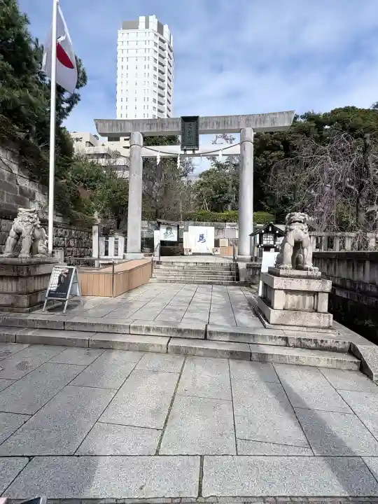 乃木神社の{uncategorized: "未分類", other: "その他", undefined: "問題あり", building: "その他建物", grave: "お墓", sacred_gate: "鳥居", guardian: "狛犬", statue: "像", buddha: "仏像", history: "歴史", nature: "自然", garden: "庭園", animal: "動物", pagoda: "塔", temizu: "手水舎", mountain_gate: "山門・神門", sanctuary: "本殿・本堂", subordinate: "末社・摂社", art: "芸術", scenery: "景色", jizo: "地蔵", ema: "絵馬", goshuin: "御朱印", omikuji: "おみくじ", items: "授与品その他", amulet: "お守り", goshuincho: "御朱印帳", eats: "食事", festival: "お祭り", votive_dance: "神楽", shichigosan: "七五三参", wedding: "結婚式", experience: "体験その他", initially: "初詣", around: "周辺", anti_infection: "感染症対策"}