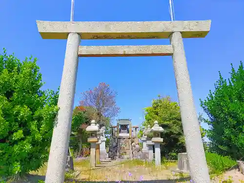 神明社の鳥居