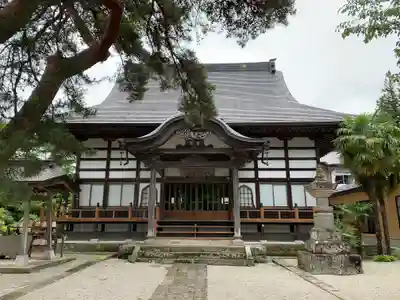 與楽寺の本殿・本堂