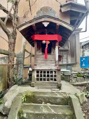 洲之崎稲荷神社の{uncategorized: "未分類", other: "その他", undefined: "問題あり", building: "その他建物", grave: "お墓", sacred_gate: "鳥居", guardian: "狛犬", statue: "像", buddha: "仏像", history: "歴史", nature: "自然", garden: "庭園", animal: "動物", pagoda: "塔", temizu: "手水舎", mountain_gate: "山門・神門", sanctuary: "本殿・本堂", subordinate: "末社・摂社", art: "芸術", scenery: "景色", jizo: "地蔵", ema: "絵馬", goshuin: "御朱印", omikuji: "おみくじ", items: "授与品その他", amulet: "お守り", goshuincho: "御朱印帳", eats: "食事", festival: "お祭り", votive_dance: "神楽", shichigosan: "七五三参", wedding: "結婚式", experience: "体験その他", initially: "初詣", around: "周辺", anti_infection: "感染症対策"}