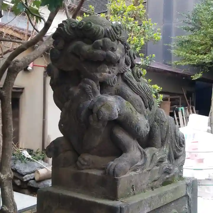 稲荷鬼王神社の狛犬