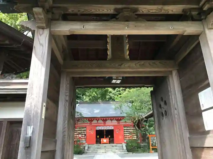 荏柄天神社の山門・神門