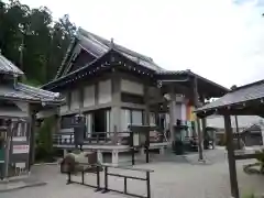 弥勒寺の本殿