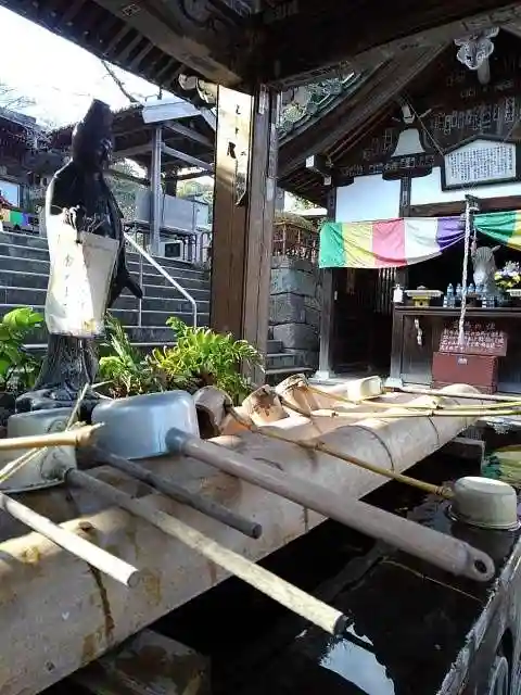 金乗院放光寺の手水舎