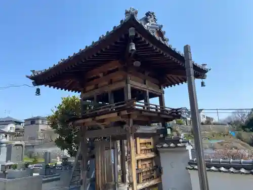 延命寺の{uncategorized: "未分類", other: "その他", undefined: "問題あり", building: "その他建物", grave: "お墓", sacred_gate: "鳥居", guardian: "狛犬", statue: "像", buddha: "仏像", history: "歴史", nature: "自然", garden: "庭園", animal: "動物", pagoda: "塔", temizu: "手水舎", mountain_gate: "山門・神門", sanctuary: "本殿・本堂", subordinate: "末社・摂社", art: "芸術", scenery: "景色", jizo: "地蔵", ema: "絵馬", goshuin: "御朱印", omikuji: "おみくじ", items: "授与品その他", amulet: "お守り", goshuincho: "御朱印帳", eats: "食事", festival: "お祭り", votive_dance: "神楽", shichigosan: "七五三参", wedding: "結婚式", experience: "体験その他", initially: "初詣", around: "周辺", anti_infection: "感染症対策"}