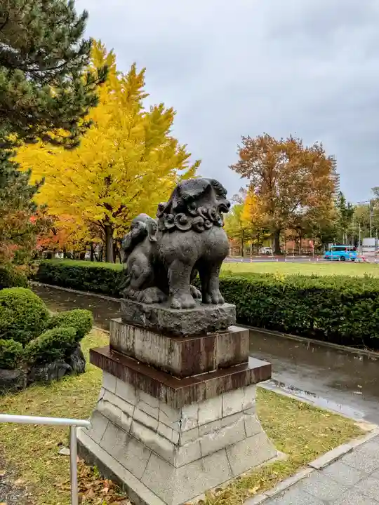 札幌護國神社の狛犬