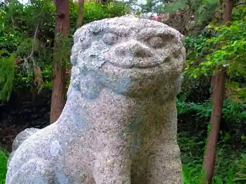 神明神社の狛犬