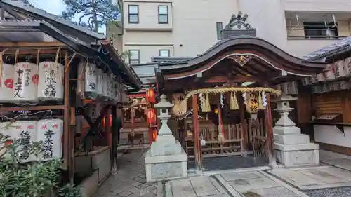 白山神社の本殿