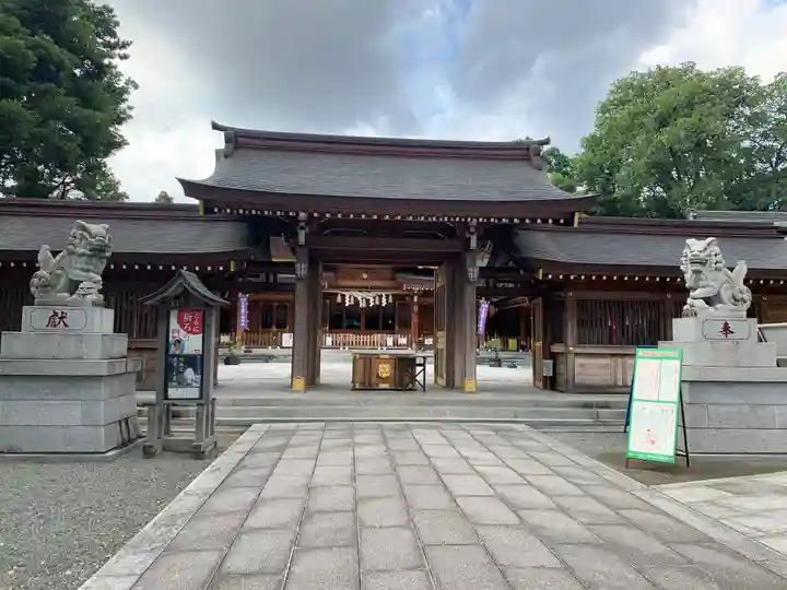 亀ケ池八幡宮の山門・神門
