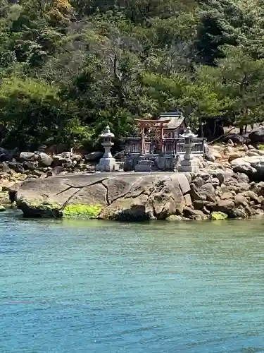 厳島神社の{uncategorized: "未分類", other: "その他", undefined: "問題あり", building: "その他建物", grave: "お墓", sacred_gate: "鳥居", guardian: "狛犬", statue: "像", buddha: "仏像", history: "歴史", nature: "自然", garden: "庭園", animal: "動物", pagoda: "塔", temizu: "手水舎", mountain_gate: "山門・神門", sanctuary: "本殿・本堂", subordinate: "末社・摂社", art: "芸術", scenery: "景色", jizo: "地蔵", ema: "絵馬", goshuin: "御朱印", omikuji: "おみくじ", items: "授与品その他", amulet: "お守り", goshuincho: "御朱印帳", eats: "食事", festival: "お祭り", votive_dance: "神楽", shichigosan: "七五三参", wedding: "結婚式", experience: "体験その他", initially: "初詣", around: "周辺", anti_infection: "感染症対策"}