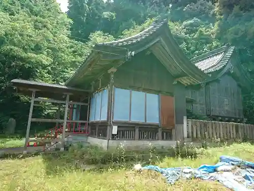 神明神社（村国）の本殿・本堂