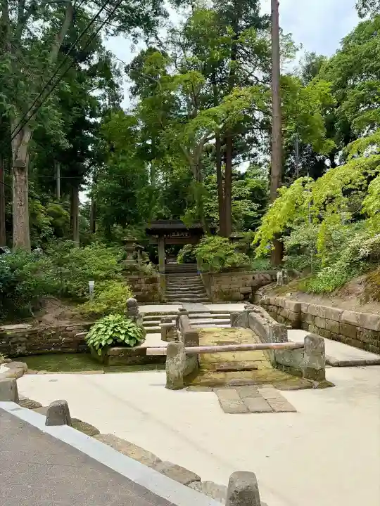 浄智寺の{uncategorized: "未分類", other: "その他", undefined: "問題あり", building: "その他建物", grave: "お墓", sacred_gate: "鳥居", guardian: "狛犬", statue: "像", buddha: "仏像", history: "歴史", nature: "自然", garden: "庭園", animal: "動物", pagoda: "塔", temizu: "手水舎", mountain_gate: "山門・神門", sanctuary: "本殿・本堂", subordinate: "末社・摂社", art: "芸術", scenery: "景色", jizo: "地蔵", ema: "絵馬", goshuin: "御朱印", omikuji: "おみくじ", items: "授与品その他", amulet: "お守り", goshuincho: "御朱印帳", eats: "食事", festival: "お祭り", votive_dance: "神楽", shichigosan: "七五三参", wedding: "結婚式", experience: "体験その他", initially: "初詣", around: "周辺", anti_infection: "感染症対策"}