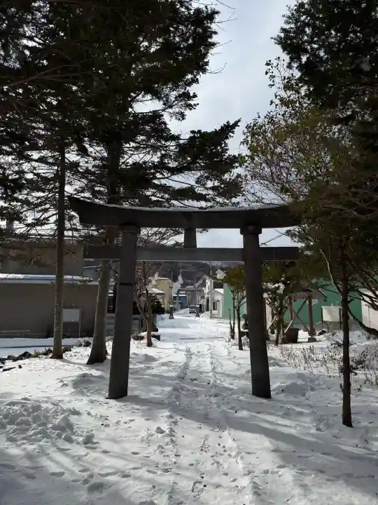 厳島神社の{uncategorized: "未分類", other: "その他", undefined: "問題あり", building: "その他建物", grave: "お墓", sacred_gate: "鳥居", guardian: "狛犬", statue: "像", buddha: "仏像", history: "歴史", nature: "自然", garden: "庭園", animal: "動物", pagoda: "塔", temizu: "手水舎", mountain_gate: "山門・神門", sanctuary: "本殿・本堂", subordinate: "末社・摂社", art: "芸術", scenery: "景色", jizo: "地蔵", ema: "絵馬", goshuin: "御朱印", omikuji: "おみくじ", items: "授与品その他", amulet: "お守り", goshuincho: "御朱印帳", eats: "食事", festival: "お祭り", votive_dance: "神楽", shichigosan: "七五三参", wedding: "結婚式", experience: "体験その他", initially: "初詣", around: "周辺", anti_infection: "感染症対策"}