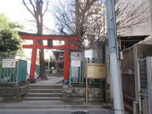 出世稲荷神社（春日稲荷神社）(東京都)
