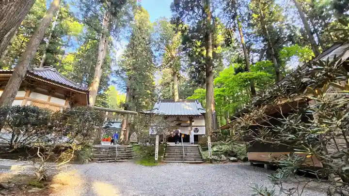 御岩神社の末社・摂社