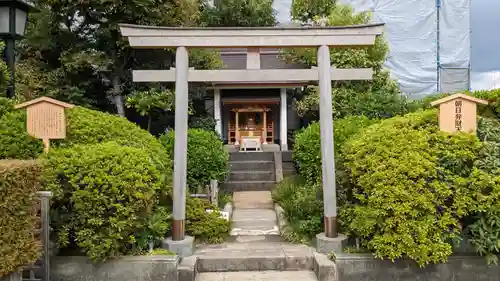 朝日弁財天の鳥居