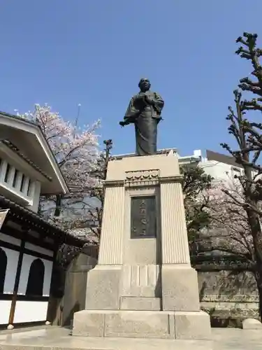 泉岳寺の像