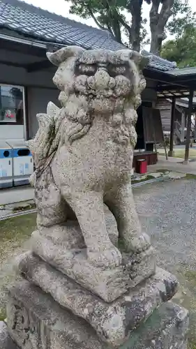 興除神社の狛犬