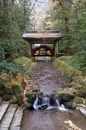 彌彦神社の庭園