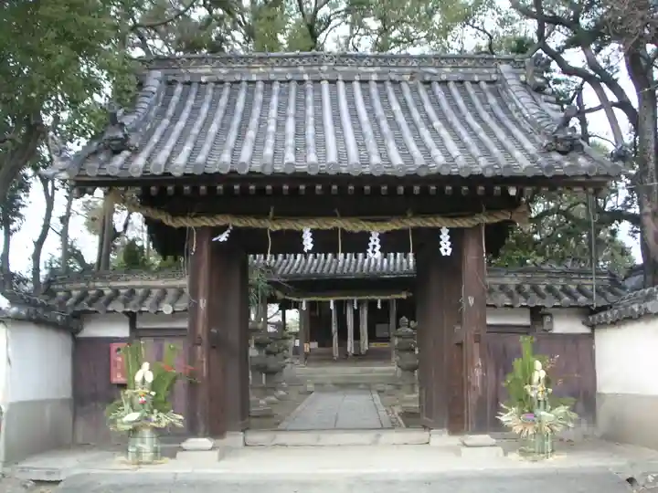 大歳神社の山門・神門