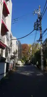 穏田神社の周辺