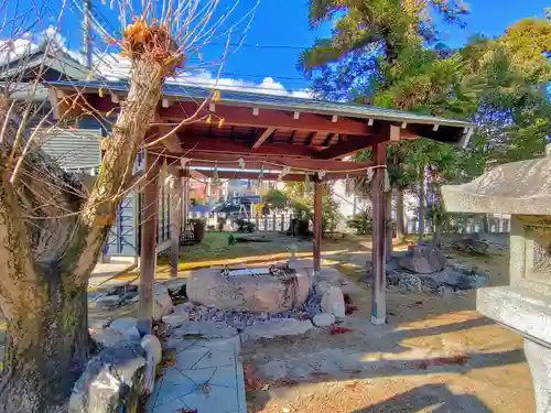 神明社の手水舎