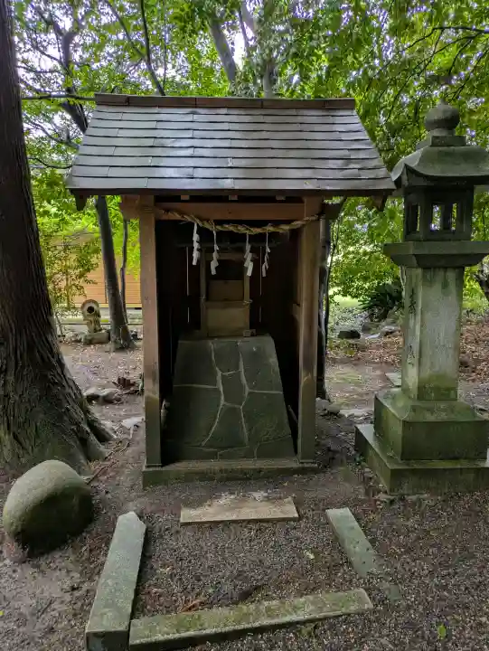 川田神社の{uncategorized: "未分類", other: "その他", undefined: "問題あり", building: "その他建物", grave: "お墓", sacred_gate: "鳥居", guardian: "狛犬", statue: "像", buddha: "仏像", history: "歴史", nature: "自然", garden: "庭園", animal: "動物", pagoda: "塔", temizu: "手水舎", mountain_gate: "山門・神門", sanctuary: "本殿・本堂", subordinate: "末社・摂社", art: "芸術", scenery: "景色", jizo: "地蔵", ema: "絵馬", goshuin: "御朱印", omikuji: "おみくじ", items: "授与品その他", amulet: "お守り", goshuincho: "御朱印帳", eats: "食事", festival: "お祭り", votive_dance: "神楽", shichigosan: "七五三参", wedding: "結婚式", experience: "体験その他", initially: "初詣", around: "周辺", anti_infection: "感染症対策"}