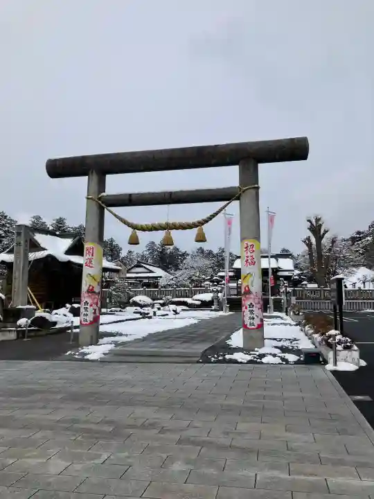 白鷺神社の{uncategorized: "未分類", other: "その他", undefined: "問題あり", building: "その他建物", grave: "お墓", sacred_gate: "鳥居", guardian: "狛犬", statue: "像", buddha: "仏像", history: "歴史", nature: "自然", garden: "庭園", animal: "動物", pagoda: "塔", temizu: "手水舎", mountain_gate: "山門・神門", sanctuary: "本殿・本堂", subordinate: "末社・摂社", art: "芸術", scenery: "景色", jizo: "地蔵", ema: "絵馬", goshuin: "御朱印", omikuji: "おみくじ", items: "授与品その他", amulet: "お守り", goshuincho: "御朱印帳", eats: "食事", festival: "お祭り", votive_dance: "神楽", shichigosan: "七五三参", wedding: "結婚式", experience: "体験その他", initially: "初詣", around: "周辺", anti_infection: "感染症対策"}