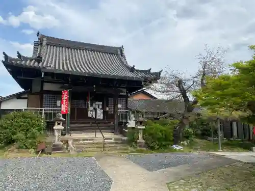 龍象寺の{uncategorized: "未分類", other: "その他", undefined: "問題あり", building: "その他建物", grave: "お墓", sacred_gate: "鳥居", guardian: "狛犬", statue: "像", buddha: "仏像", history: "歴史", nature: "自然", garden: "庭園", animal: "動物", pagoda: "塔", temizu: "手水舎", mountain_gate: "山門・神門", sanctuary: "本殿・本堂", subordinate: "末社・摂社", art: "芸術", scenery: "景色", jizo: "地蔵", ema: "絵馬", goshuin: "御朱印", omikuji: "おみくじ", items: "授与品その他", amulet: "お守り", goshuincho: "御朱印帳", eats: "食事", festival: "お祭り", votive_dance: "神楽", shichigosan: "七五三参", wedding: "結婚式", experience: "体験その他", initially: "初詣", around: "周辺", anti_infection: "感染症対策"}