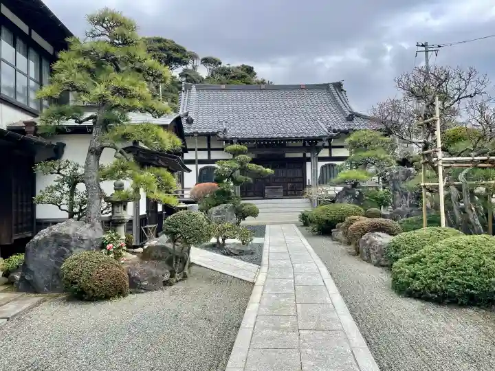 東漸寺の{uncategorized: "未分類", other: "その他", undefined: "問題あり", building: "その他建物", grave: "お墓", sacred_gate: "鳥居", guardian: "狛犬", statue: "像", buddha: "仏像", history: "歴史", nature: "自然", garden: "庭園", animal: "動物", pagoda: "塔", temizu: "手水舎", mountain_gate: "山門・神門", sanctuary: "本殿・本堂", subordinate: "末社・摂社", art: "芸術", scenery: "景色", jizo: "地蔵", ema: "絵馬", goshuin: "御朱印", omikuji: "おみくじ", items: "授与品その他", amulet: "お守り", goshuincho: "御朱印帳", eats: "食事", festival: "お祭り", votive_dance: "神楽", shichigosan: "七五三参", wedding: "結婚式", experience: "体験その他", initially: "初詣", around: "周辺", anti_infection: "感染症対策"}