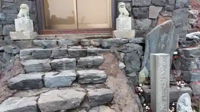 烏帽子岩神社(山梨県)