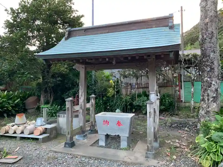 西蓮寺の手水舎