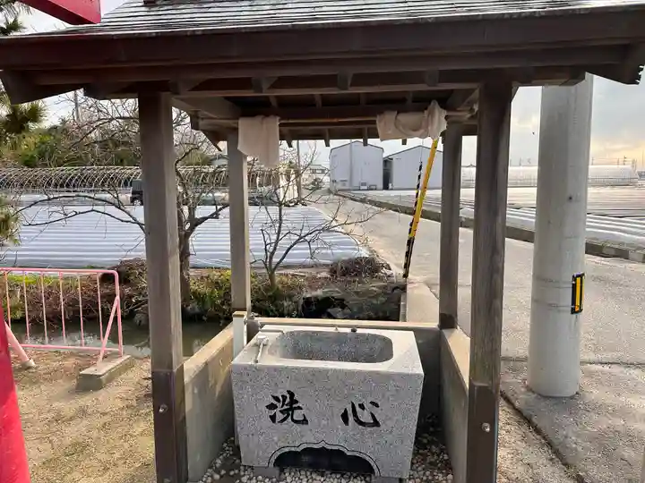 稲荷神社の手水舎