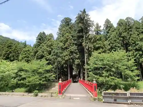 雷神社の建物その他