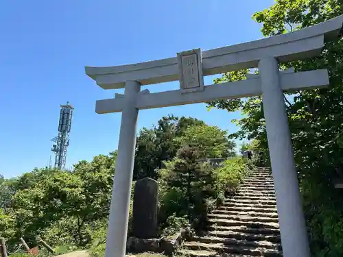 彌彦神社奥宮（御神廟）(新潟県)