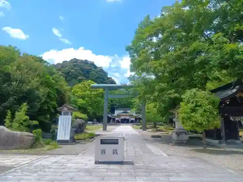岐阜護國神社の{uncategorized: "未分類", other: "その他", undefined: "問題あり", building: "その他建物", grave: "お墓", sacred_gate: "鳥居", guardian: "狛犬", statue: "像", buddha: "仏像", history: "歴史", nature: "自然", garden: "庭園", animal: "動物", pagoda: "塔", temizu: "手水舎", mountain_gate: "山門・神門", sanctuary: "本殿・本堂", subordinate: "末社・摂社", art: "芸術", scenery: "景色", jizo: "地蔵", ema: "絵馬", goshuin: "御朱印", omikuji: "おみくじ", items: "授与品その他", amulet: "お守り", goshuincho: "御朱印帳", eats: "食事", festival: "お祭り", votive_dance: "神楽", shichigosan: "七五三参", wedding: "結婚式", experience: "体験その他", initially: "初詣", around: "周辺", anti_infection: "感染症対策"}