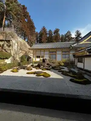 瑞巌寺の{uncategorized: "未分類", other: "その他", undefined: "問題あり", building: "その他建物", grave: "お墓", sacred_gate: "鳥居", guardian: "狛犬", statue: "像", buddha: "仏像", history: "歴史", nature: "自然", garden: "庭園", animal: "動物", pagoda: "塔", temizu: "手水舎", mountain_gate: "山門・神門", sanctuary: "本殿・本堂", subordinate: "末社・摂社", art: "芸術", scenery: "景色", jizo: "地蔵", ema: "絵馬", goshuin: "御朱印", omikuji: "おみくじ", items: "授与品その他", amulet: "お守り", goshuincho: "御朱印帳", eats: "食事", festival: "お祭り", votive_dance: "神楽", shichigosan: "七五三参", wedding: "結婚式", experience: "体験その他", initially: "初詣", around: "周辺", anti_infection: "感染症対策"}