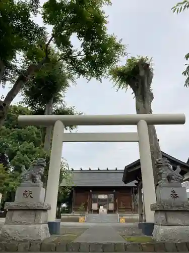 日々神社の鳥居