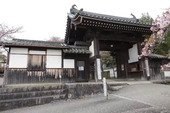 橘寺の山門・神門