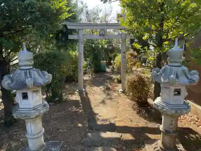 伊勢社の{uncategorized: "未分類", other: "その他", undefined: "問題あり", building: "その他建物", grave: "お墓", sacred_gate: "鳥居", guardian: "狛犬", statue: "像", buddha: "仏像", history: "歴史", nature: "自然", garden: "庭園", animal: "動物", pagoda: "塔", temizu: "手水舎", mountain_gate: "山門・神門", sanctuary: "本殿・本堂", subordinate: "末社・摂社", art: "芸術", scenery: "景色", jizo: "地蔵", ema: "絵馬", goshuin: "御朱印", omikuji: "おみくじ", items: "授与品その他", amulet: "お守り", goshuincho: "御朱印帳", eats: "食事", festival: "お祭り", votive_dance: "神楽", shichigosan: "七五三参", wedding: "結婚式", experience: "体験その他", initially: "初詣", around: "周辺", anti_infection: "感染症対策"}