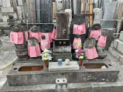 正慶寺の{uncategorized: "未分類", other: "その他", undefined: "問題あり", building: "その他建物", grave: "お墓", sacred_gate: "鳥居", guardian: "狛犬", statue: "像", buddha: "仏像", history: "歴史", nature: "自然", garden: "庭園", animal: "動物", pagoda: "塔", temizu: "手水舎", mountain_gate: "山門・神門", sanctuary: "本殿・本堂", subordinate: "末社・摂社", art: "芸術", scenery: "景色", jizo: "地蔵", ema: "絵馬", goshuin: "御朱印", omikuji: "おみくじ", items: "授与品その他", amulet: "お守り", goshuincho: "御朱印帳", eats: "食事", festival: "お祭り", votive_dance: "神楽", shichigosan: "七五三参", wedding: "結婚式", experience: "体験その他", initially: "初詣", around: "周辺", anti_infection: "感染症対策"}