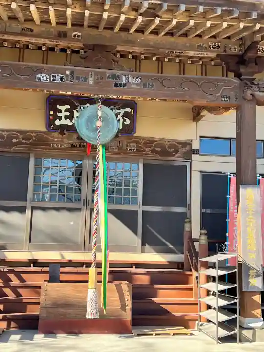 退魔寺(厄除茂呂不動尊)の{uncategorized: "未分類", other: "その他", undefined: "問題あり", building: "その他建物", grave: "お墓", sacred_gate: "鳥居", guardian: "狛犬", statue: "像", buddha: "仏像", history: "歴史", nature: "自然", garden: "庭園", animal: "動物", pagoda: "塔", temizu: "手水舎", mountain_gate: "山門・神門", sanctuary: "本殿・本堂", subordinate: "末社・摂社", art: "芸術", scenery: "景色", jizo: "地蔵", ema: "絵馬", goshuin: "御朱印", omikuji: "おみくじ", items: "授与品その他", amulet: "お守り", goshuincho: "御朱印帳", eats: "食事", festival: "お祭り", votive_dance: "神楽", shichigosan: "七五三参", wedding: "結婚式", experience: "体験その他", initially: "初詣", around: "周辺", anti_infection: "感染症対策"}