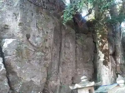 下市磨崖仏の仏像