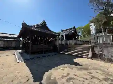 法成寺八幡神社の{uncategorized: "未分類", other: "その他", undefined: "問題あり", building: "その他建物", grave: "お墓", sacred_gate: "鳥居", guardian: "狛犬", statue: "像", buddha: "仏像", history: "歴史", nature: "自然", garden: "庭園", animal: "動物", pagoda: "塔", temizu: "手水舎", mountain_gate: "山門・神門", sanctuary: "本殿・本堂", subordinate: "末社・摂社", art: "芸術", scenery: "景色", jizo: "地蔵", ema: "絵馬", goshuin: "御朱印", omikuji: "おみくじ", items: "授与品その他", amulet: "お守り", goshuincho: "御朱印帳", eats: "食事", festival: "お祭り", votive_dance: "神楽", shichigosan: "七五三参", wedding: "結婚式", experience: "体験その他", initially: "初詣", around: "周辺", anti_infection: "感染症対策"}